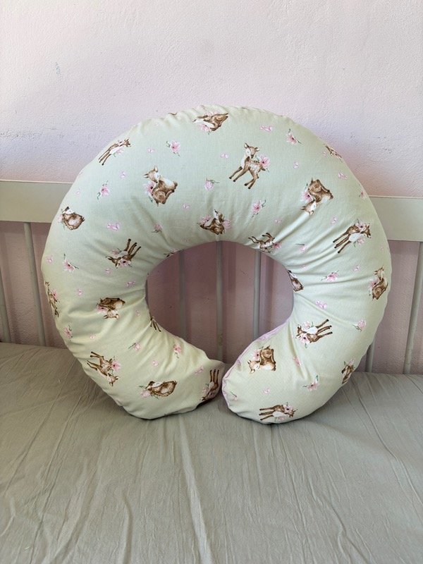 Producto - Almohadón amamantar cierva luna