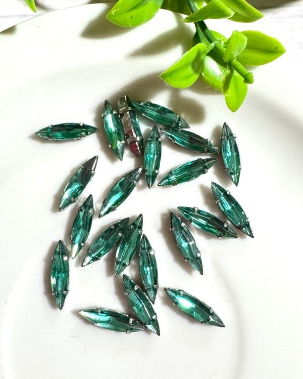 Producto - 4x15 NAVETTE VERDE ESMERALDA