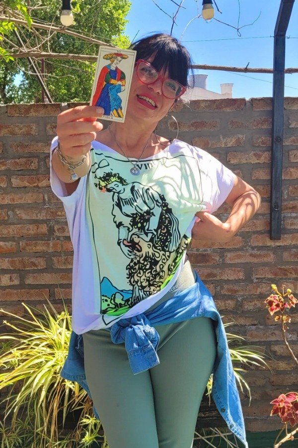 Producto - Maxi Remerón Tarot arcano La Fuerza