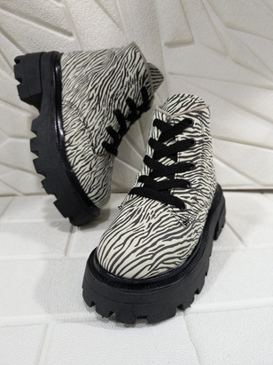 Producto - Línea Luna !! Borcegos cebra