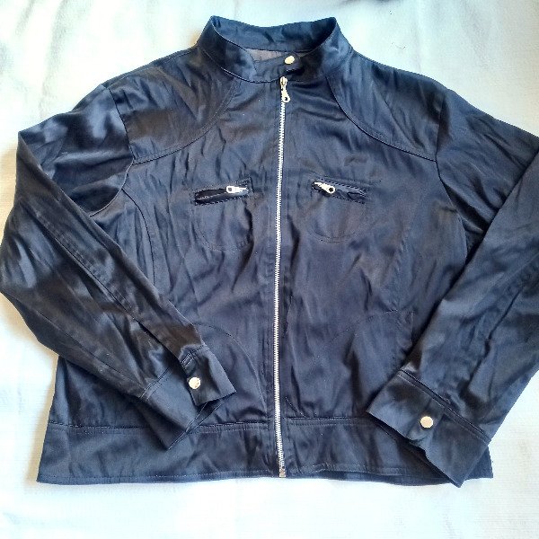 Producto - Campera negra de raso (T. M/L)