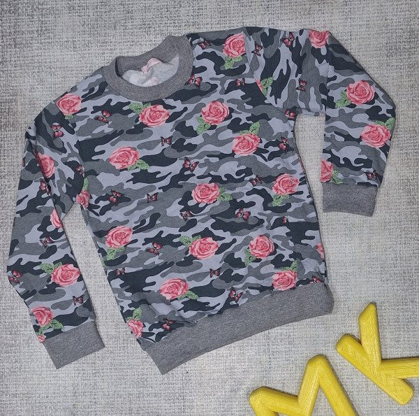 Producto - buzo camuflado friza nena