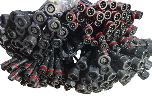 Producto - kit de 10 Conectores de 3 Pines para Pixel led impermeables.