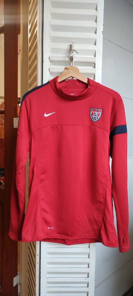 Producto - Buzo rojo NIKE , talle L