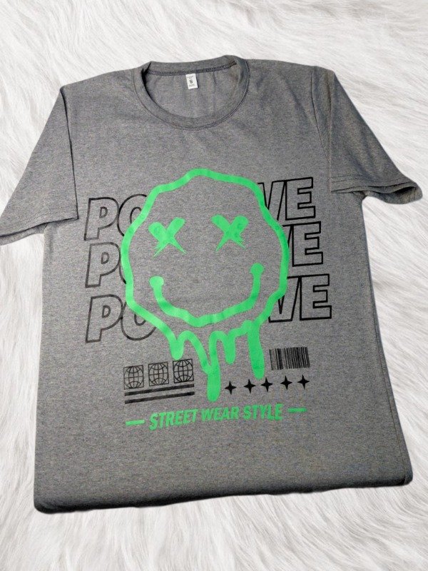 Producto - Remera Gris Estampada