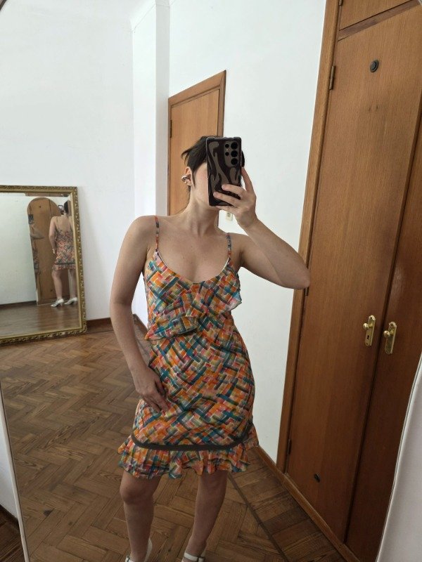 Vestido trazos de colores y volados — imagen 2