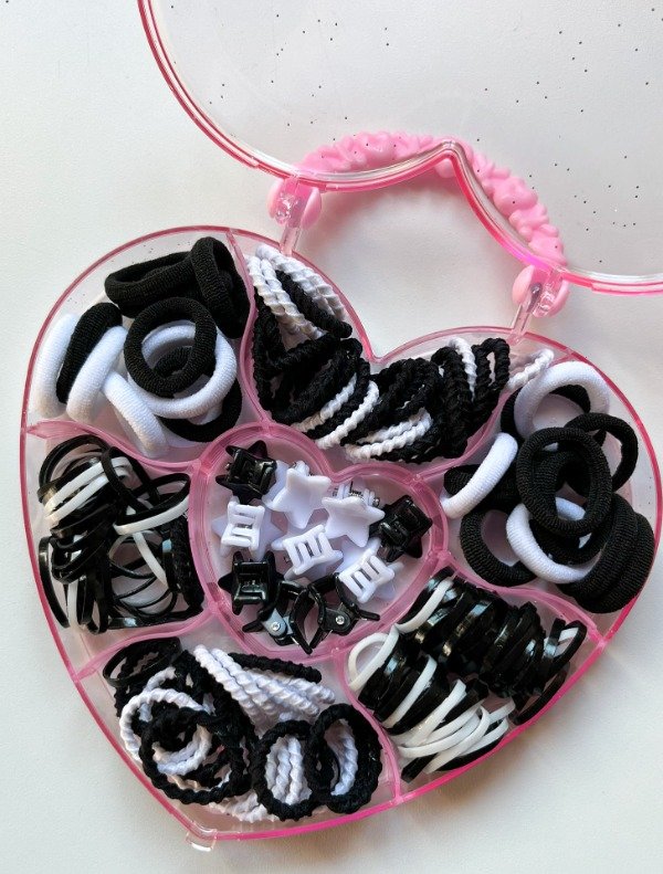 Producto - CARTERITA BROCHES Y COLITAS BYN