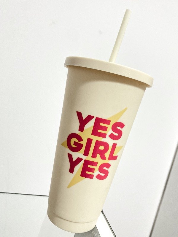 Producto - Vaso plástico con sorbete. Girl