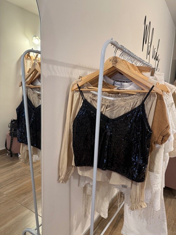 Producto - Top blusa Lupe lentejuelas negro