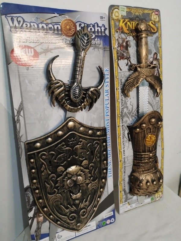 Producto - Espada con guante o escudo