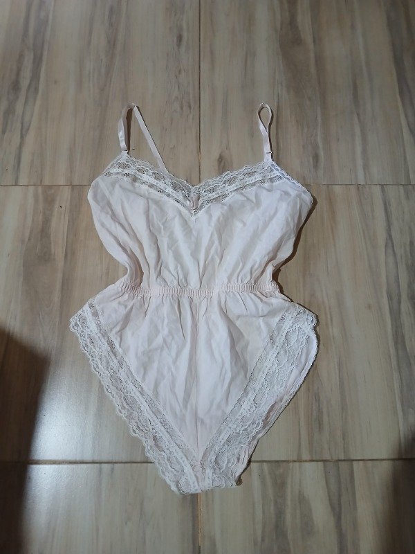 Producto - Body / enterito lencero rosa con encaje