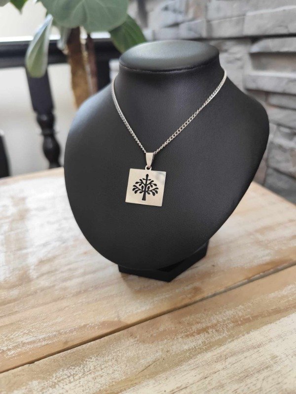 Producto - Collar árbol de la vida cuadrado. Acero quirúrgico.
