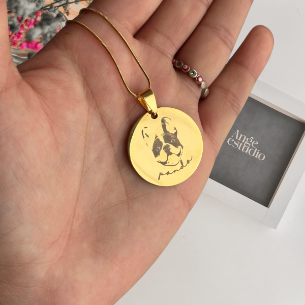 Producto - Collar dorado circular - Grabado Laser