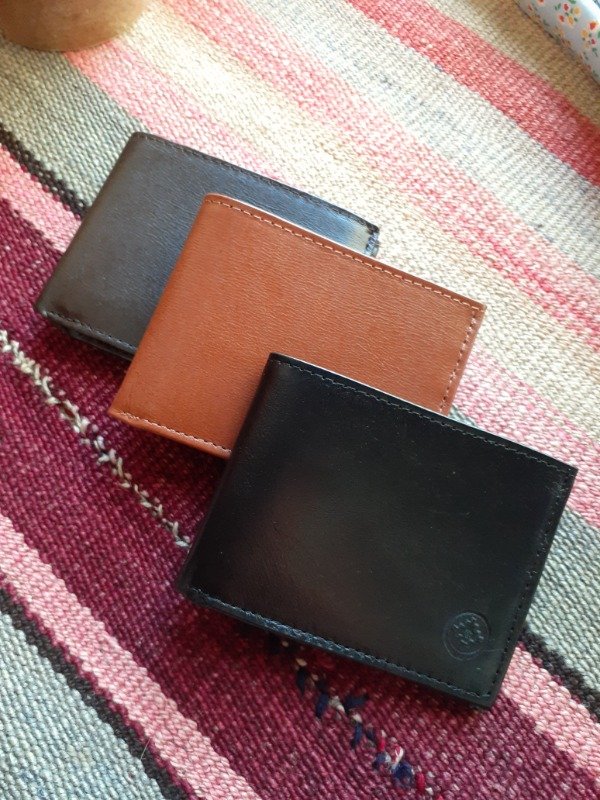 Producto - Billetera cuero con volante
