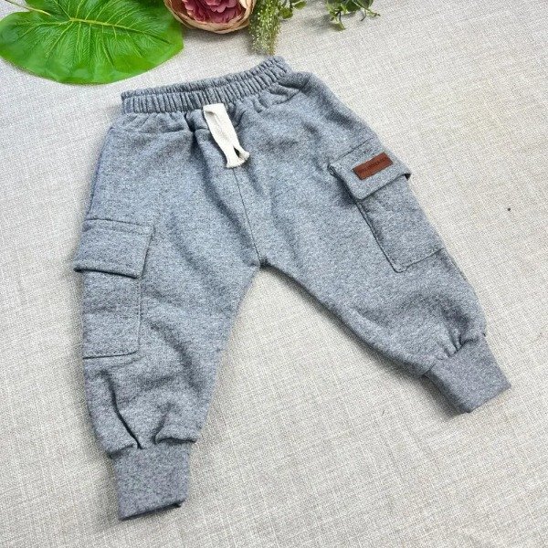 Producto - Pantalón Cargo Con Frisa Bebe Lucas Plata