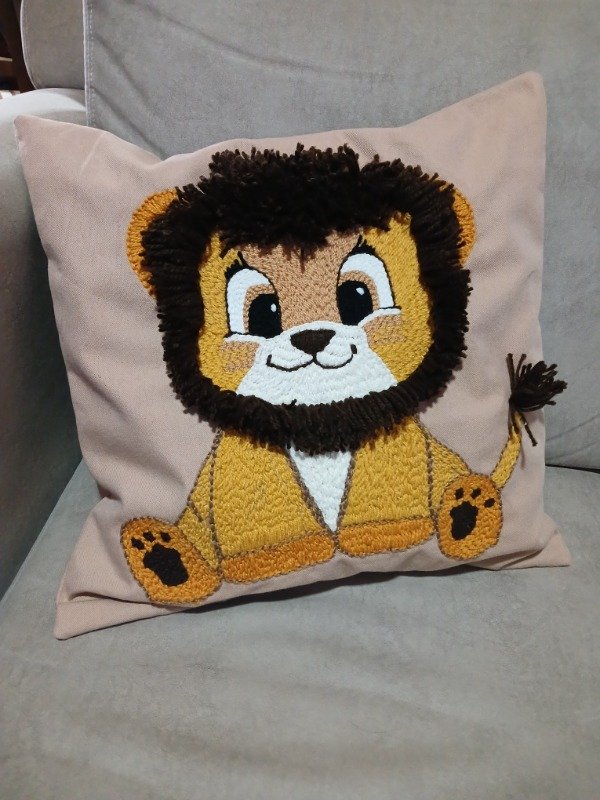Producto - Almohadón Bordado en Relieve- Rey de la Selva - 0