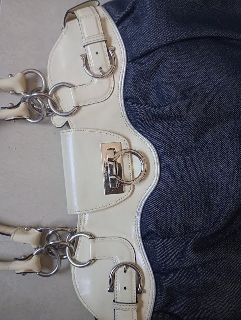 Producto - cartera Salvatore Ferragamo Italy