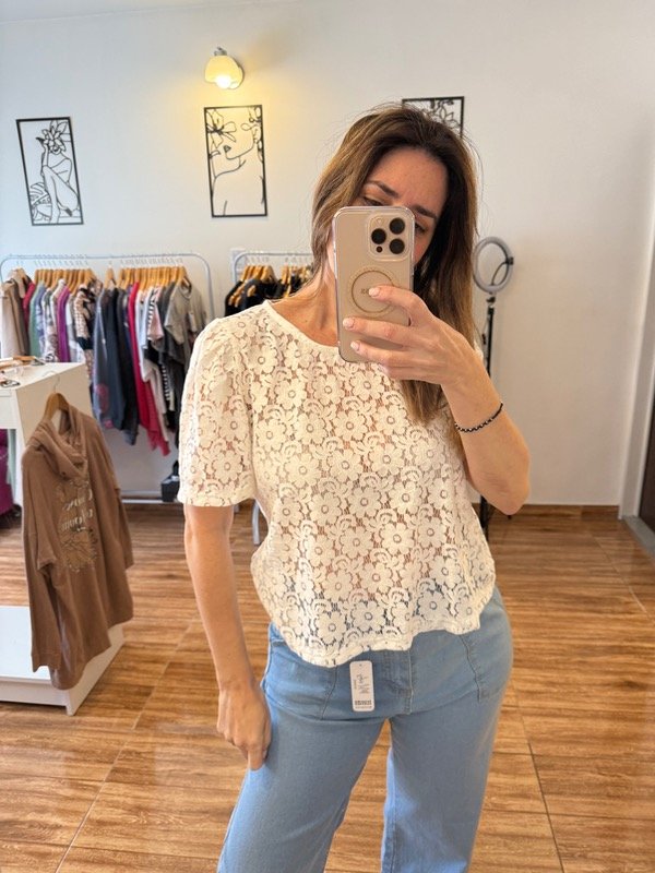 Producto - Blusa Angela de encaje blanca