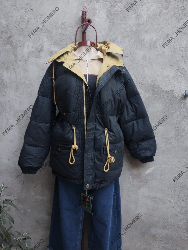 Producto - Camperón reversible negro y mostaza. (NUEVO)