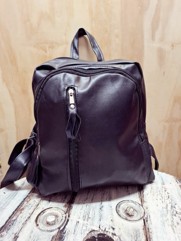 Producto - Mochila Ecocuero negra