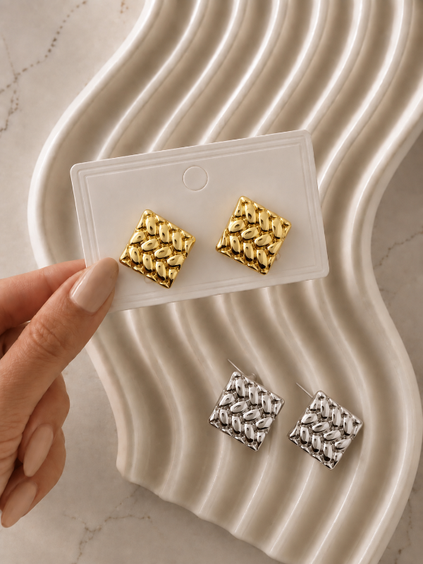 Producto - AROS CUADRADOS DORADOS INFLADOS 2021 - 1