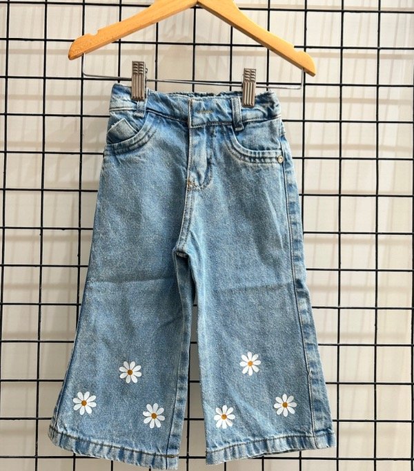 Producto - Jeans wide leg margaritas talle 12 a 18 meses