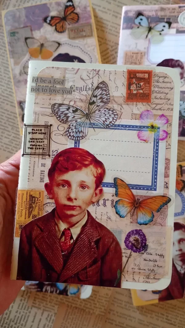 Producto - Libreta con collage hojas rayadas