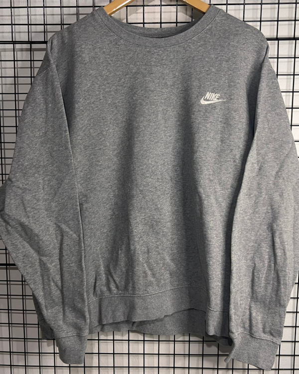 Producto - Nike Gris Claro