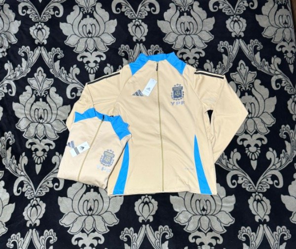 Producto - Campera AFA Dorada