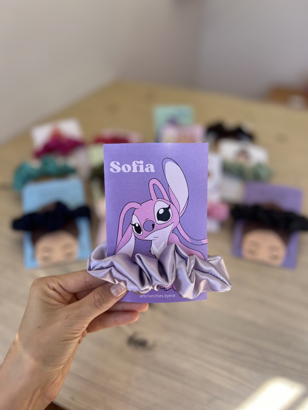 Producto - Souvenir x30 Scrunchie Satén + Tarjeta Personalizada