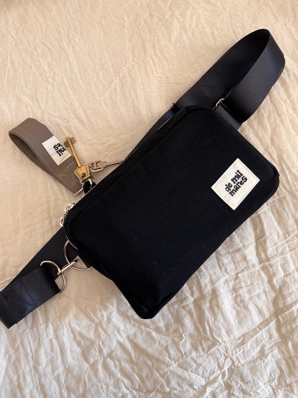 Producto - Riñonera MAR negra