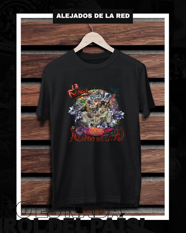 Producto - Remera Negra Alejados de la Red