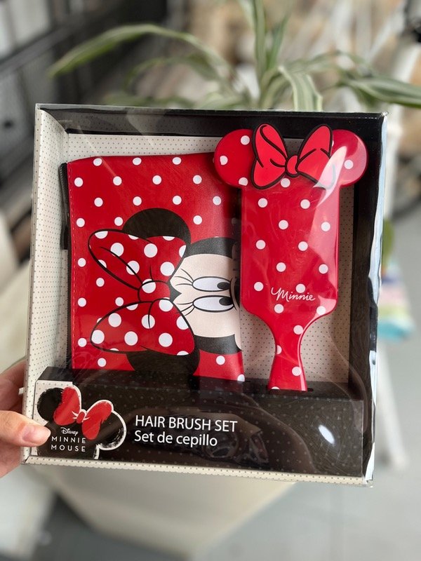 Producto - Set neceser y cepillo red
