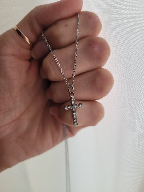 Producto - Gargantilla mini cruz con strass AQ