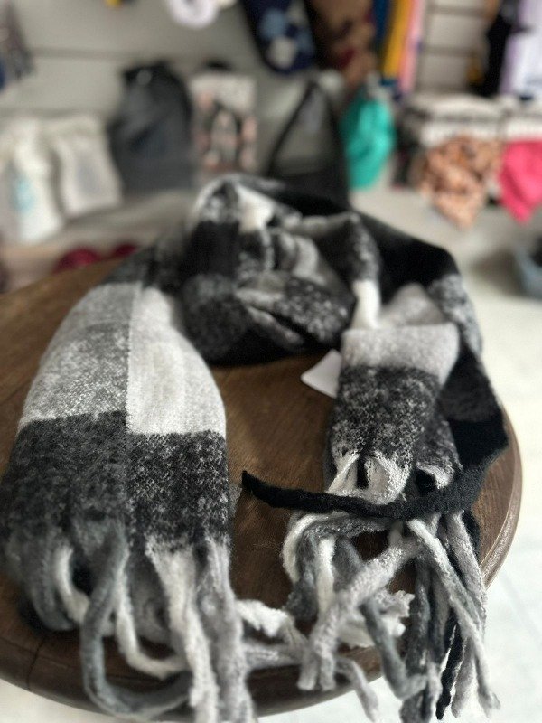 Producto - Bufandón Nube Gris-Negro