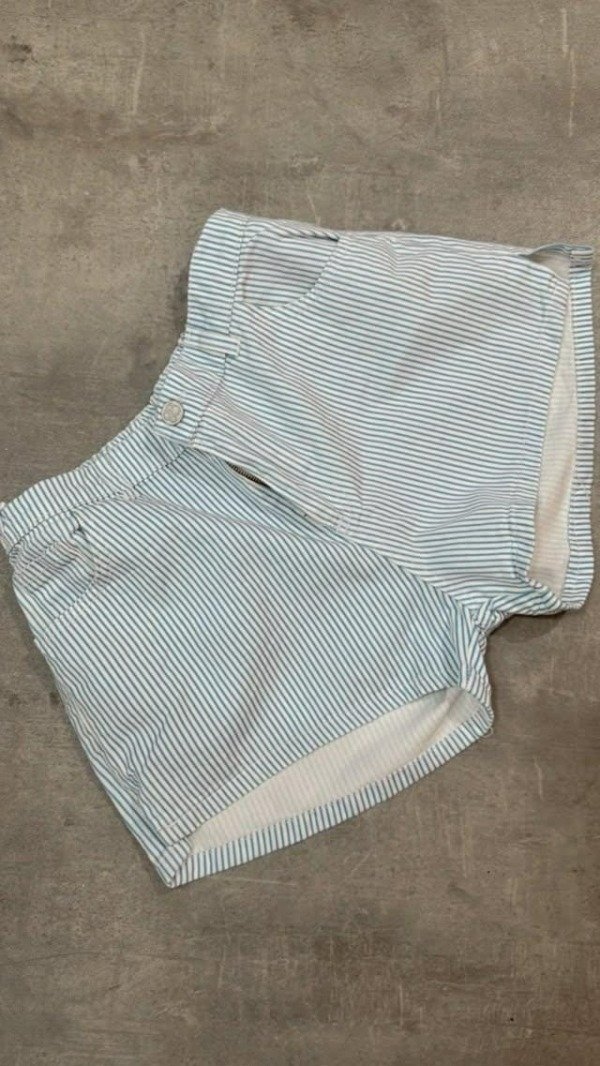 Producto - Short RAYADO C