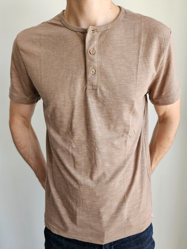 Producto - Remera botones - Tostado