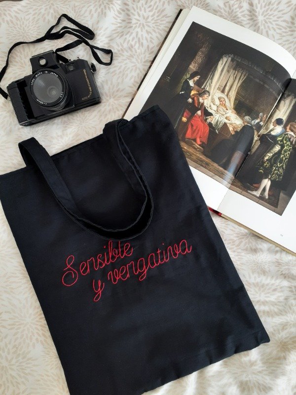 Producto - Totebag Sensible y Vengativa