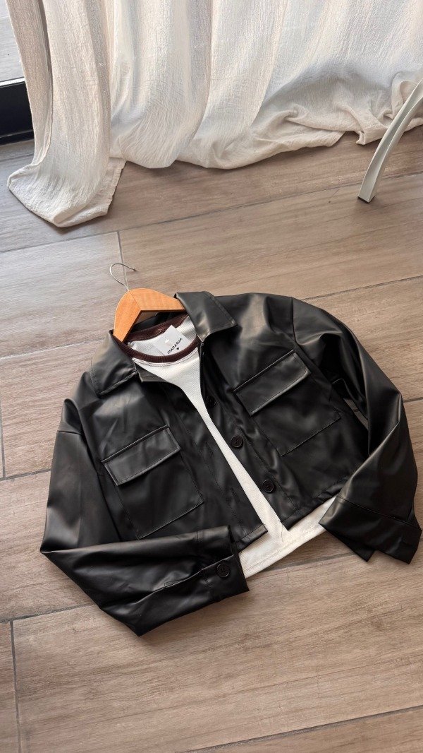 Producto - CAMPERA CROP ECO CUERO