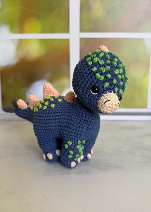 Producto - Bebé Bernardo Stegosaurio - Guía de tejido