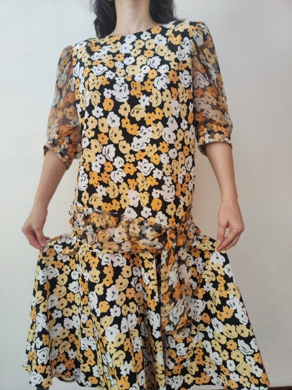 Vestido flores amarillas, blancas y negras negro — imagen 7