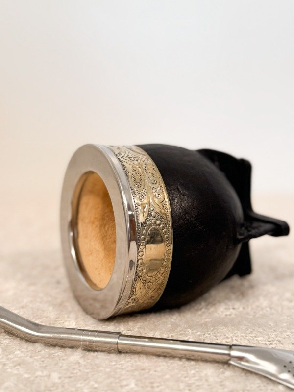 Producto - MATE IMPERIAL NEGRO DE CALABAZA CON GUARDA DE ALPACA + BOMBILLA