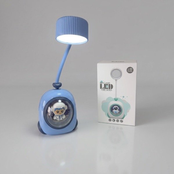 Producto - VELADOR DE ESCRITORIO MINI LED ASTRONAUTA LÁMPARA INFANTIL RECARGABLE PORTÁTIL