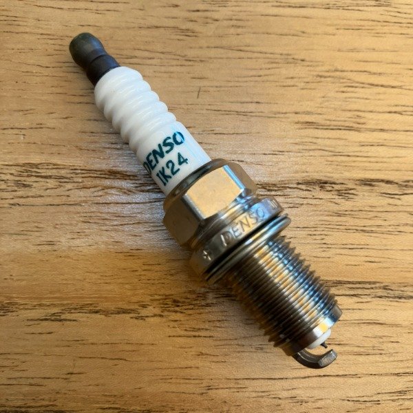 Producto - 415 - Bujía Denso IK24