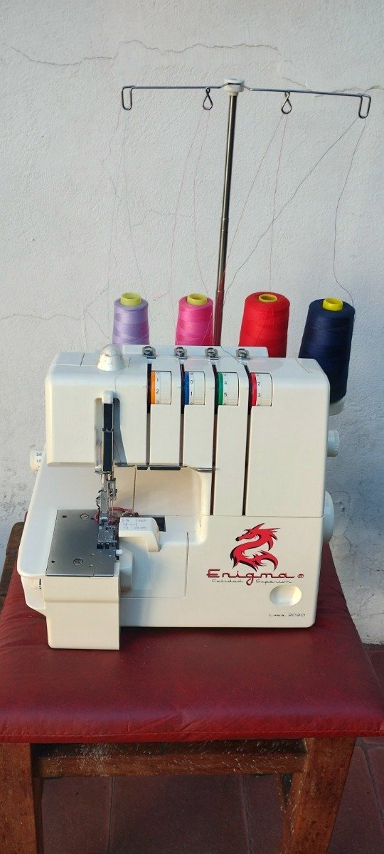 Producto - MAQUINA DE COSER OVERLOCK ENIGMA 4 HILOS #10644