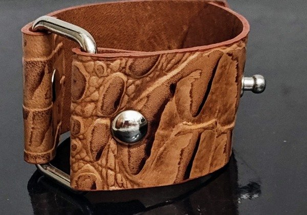 Producto - Pulsera Cuero con diseño Rectángulo y tachas metal