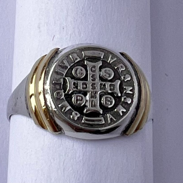 Producto - Anillo de plata y oro San Benito (1)