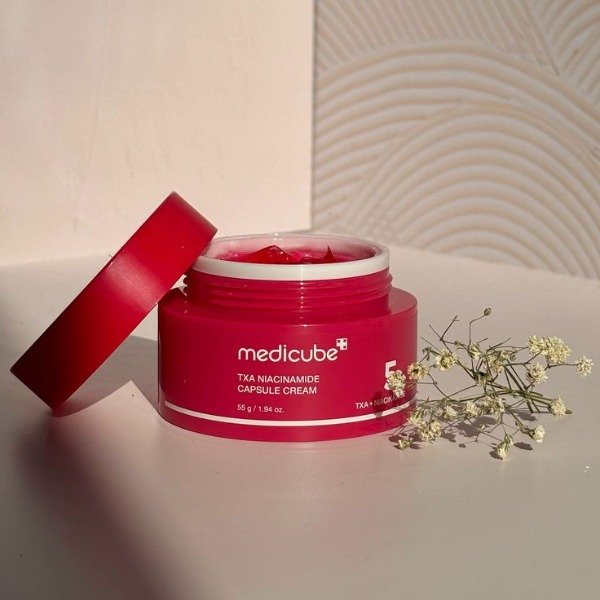 Producto - Crema Medicube con capsulas de niacinamidad y TXA