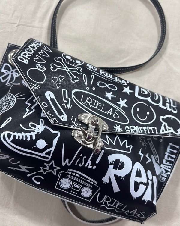 Producto - BANDOLERA BROOKLYN GRAFITTI