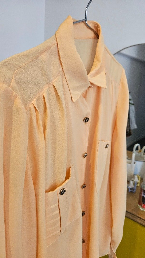 Camisa Amarilla. — imagen 2
